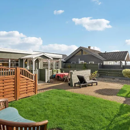 Stunning In Bjert With House Sea View Binderup Strand
