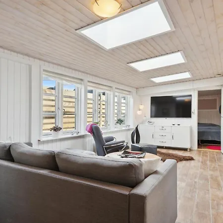 Holiday home Stunning In Bjert With House Sea View *