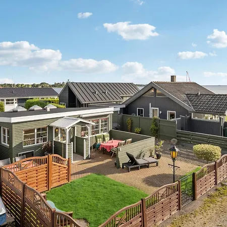 Holiday home Stunning In Bjert With House Sea View *